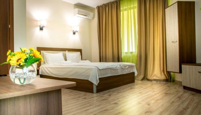 Eco Hotel Momata Kolarovo Ngoại thất bức ảnh